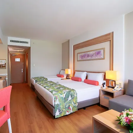 Курортный комплекс Baia Lara 5*