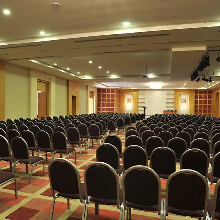 אתר נופש Baia Lara 5*